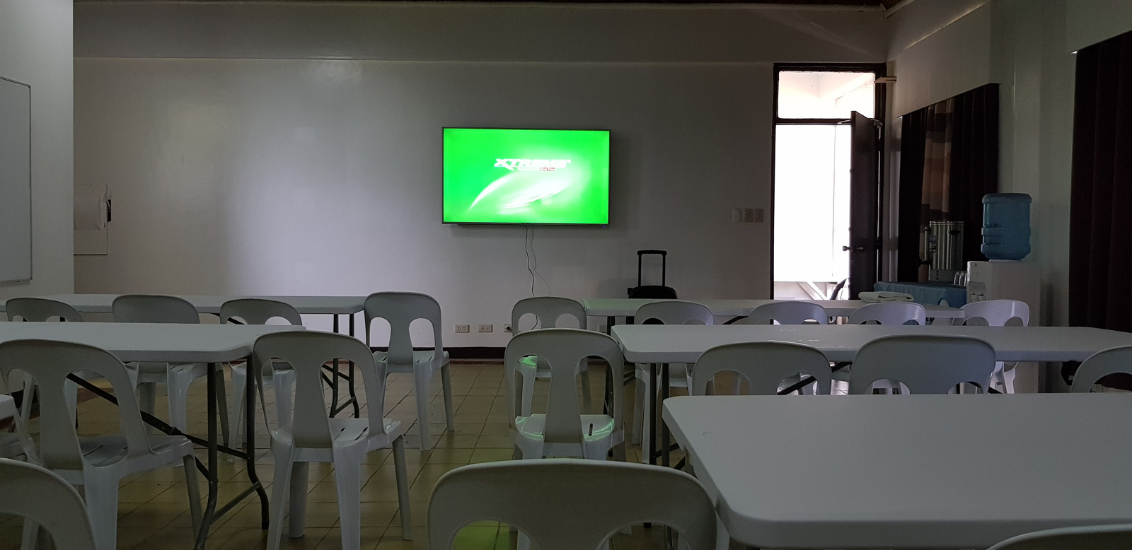 caliraya_65inchscreen